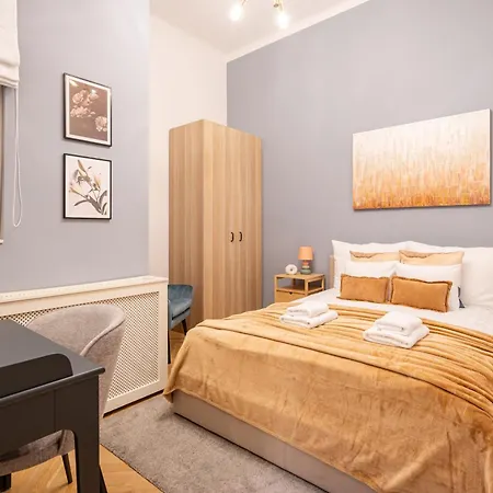 Comfy Downtown Hideaway With Urban Touch Апартаменты *