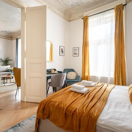 Comfy Downtown Hideaway With Urban Touch Апартаменты Будапешт