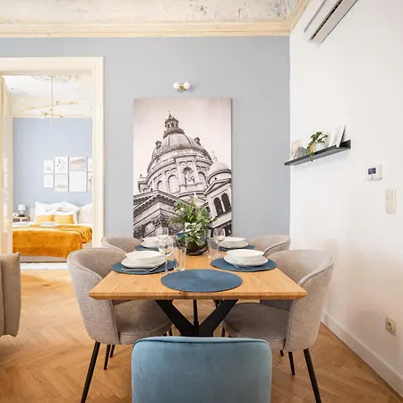 Comfy Downtown Hideaway With Urban Touch Lägenhet *