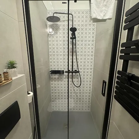 דירה Comfy Downtown Hideaway With Urban Touch *