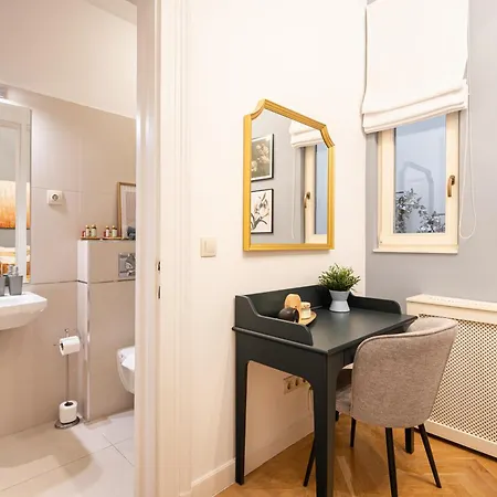 Comfy Downtown Hideaway With Urban Touch Apartmán