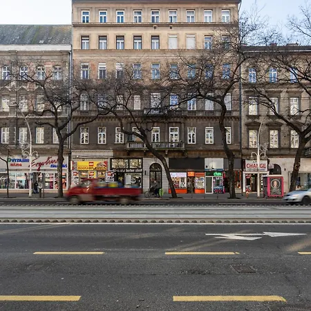 Apartmán Comfy Downtown Hideaway With Urban Touch *