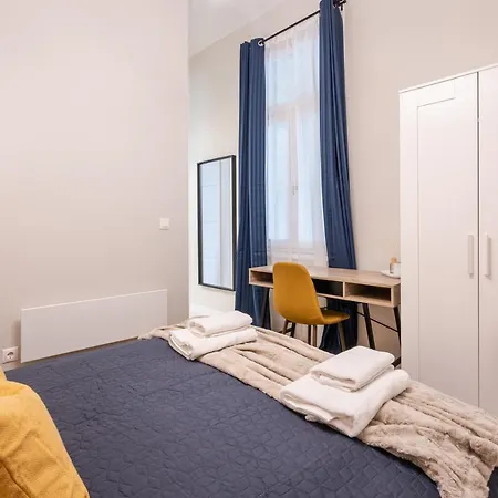 דירה Comfy Downtown Hideaway With Urban Touch בודפשט