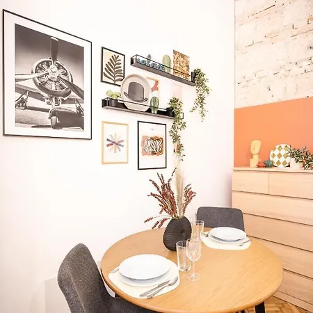 דירה Comfy Downtown Hideaway With Urban Touch *